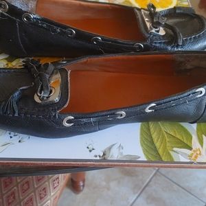 B Makowsky Women flats. Black